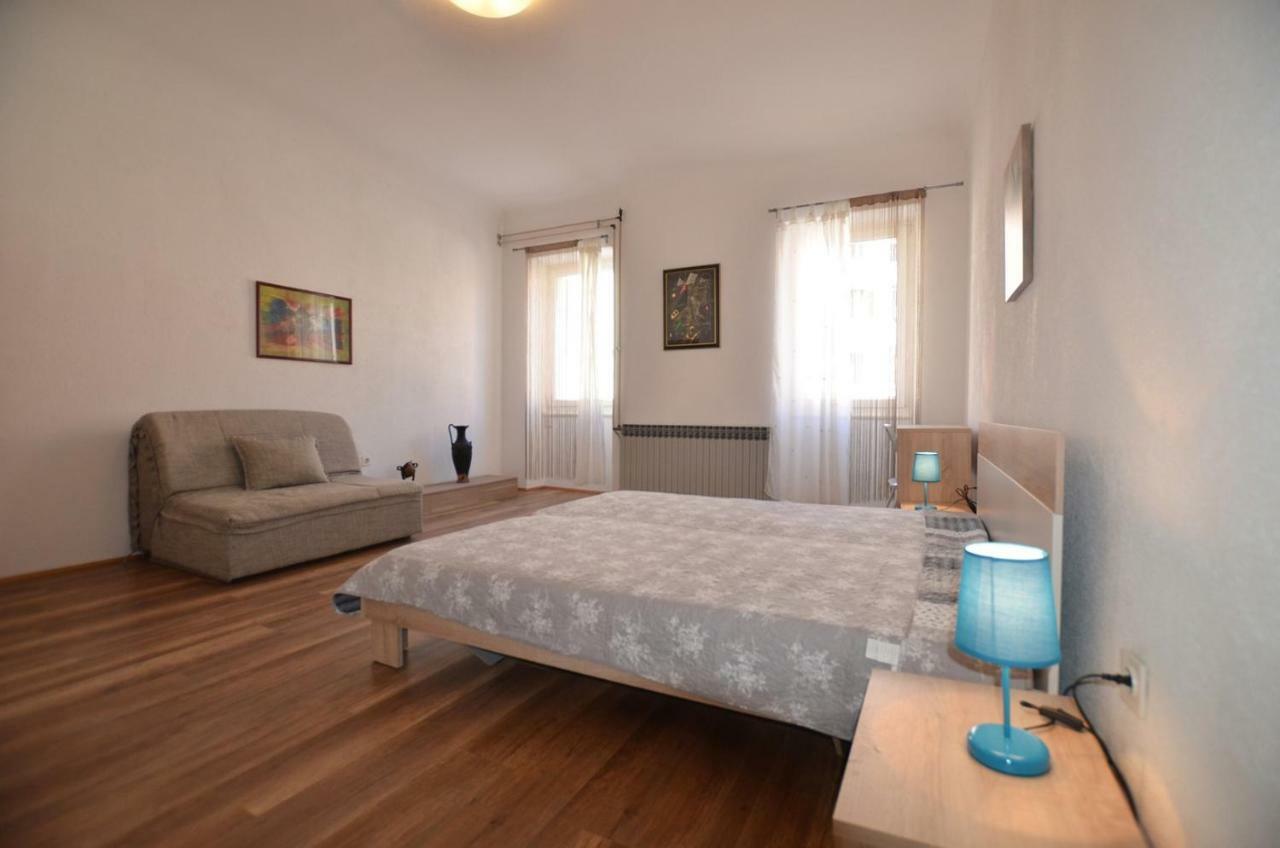Yulia Apartments Rovinj Luaran gambar